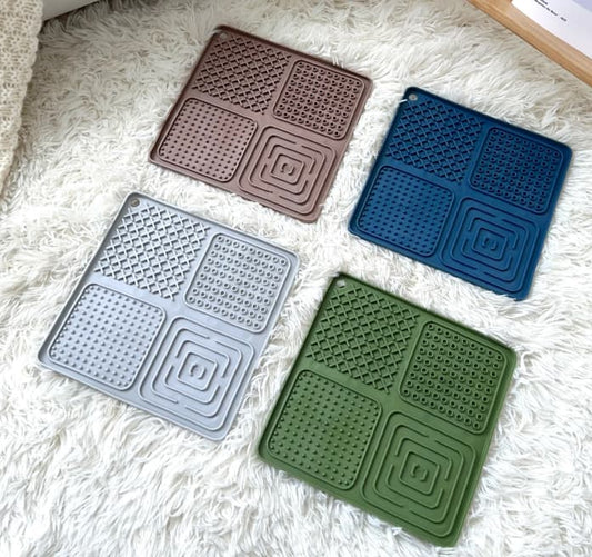 Silicon licking mat